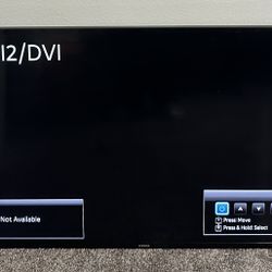 Samsung Flat Screen TV 43” and Wall Mount