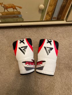 Boys boxing gloves