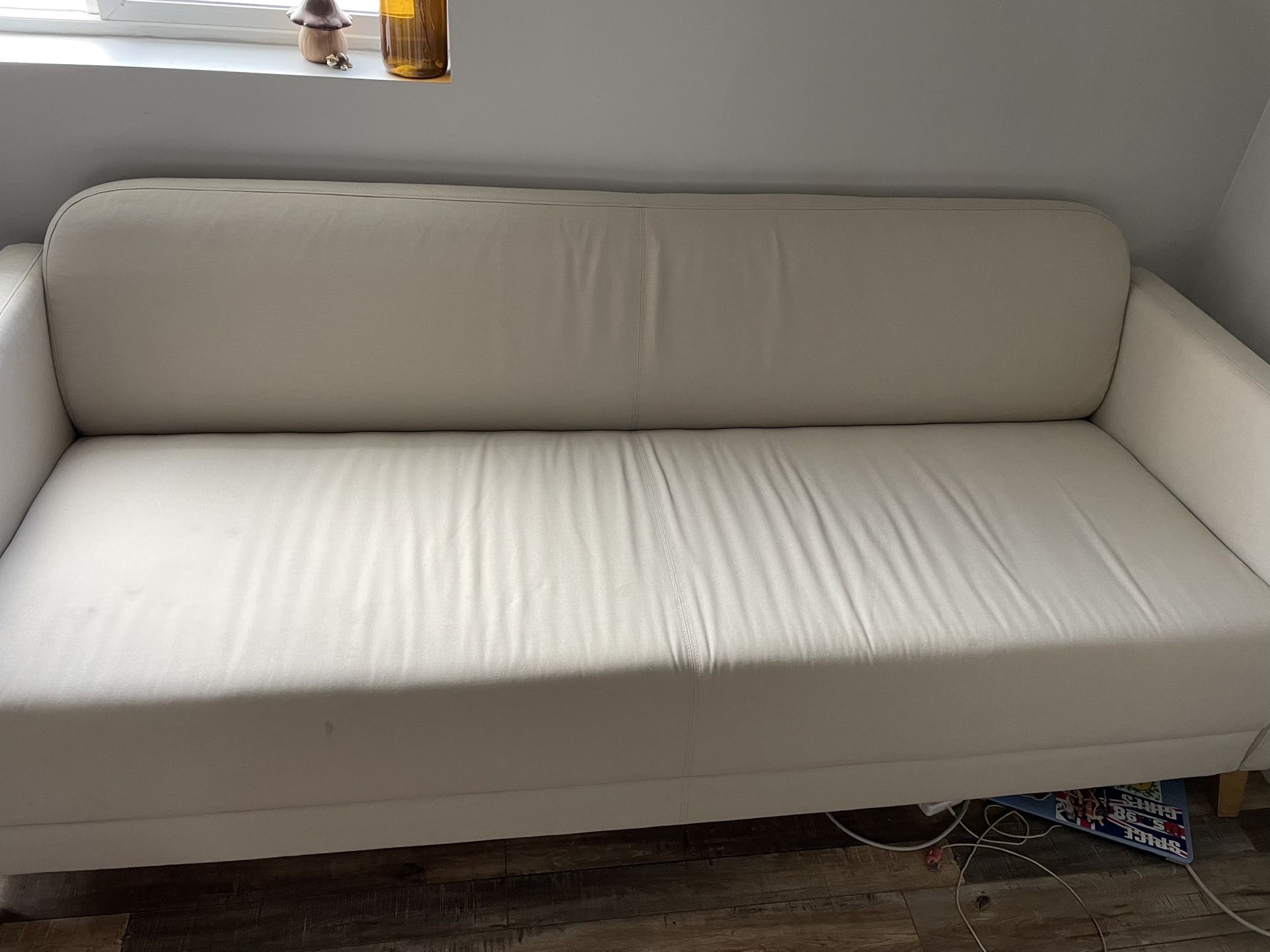 White Sofa 