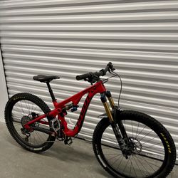 Pivot Mach 5.5 Carbon - Pro X01 Eagle Reynolds Carbon Wheels, Size XS