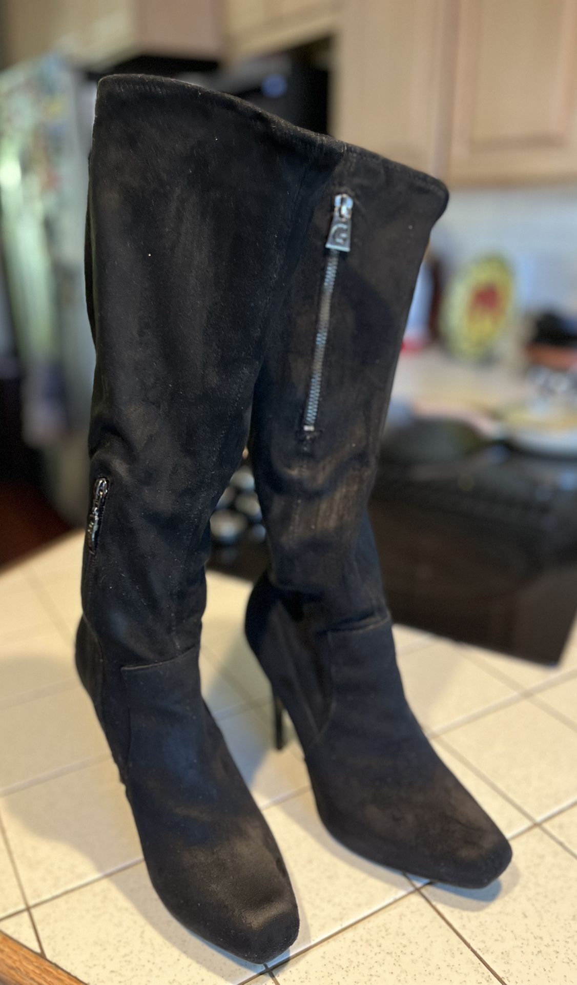 Guess high heels boots 