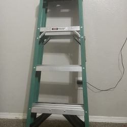 Werner 4ft Fiberglass Ladder