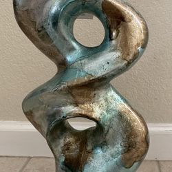 Decorative display piece, colorful