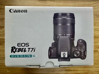 Canon T7i w Lens (open box)