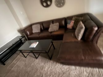Comfortable Sofa- must go today- make me Offer
