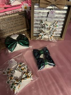 St Patrick’s Day Bows And Piggie Clip Sets