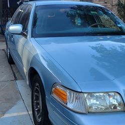 2002 Ford Crown Victoria