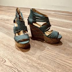 Nine West Size 6 Turquoise Wedges