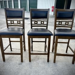 3 Counter Chairs / Bar Stools 
