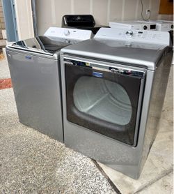 Maytag Bravo XL Top-Load 4.7 Cu.Ft capacity Washer and 8.8 Cu.Ft capacity Dryer Set.
