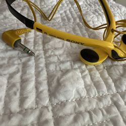 Sony Sports Walkman MDR-W014 Yellow Headphones Vintage audio