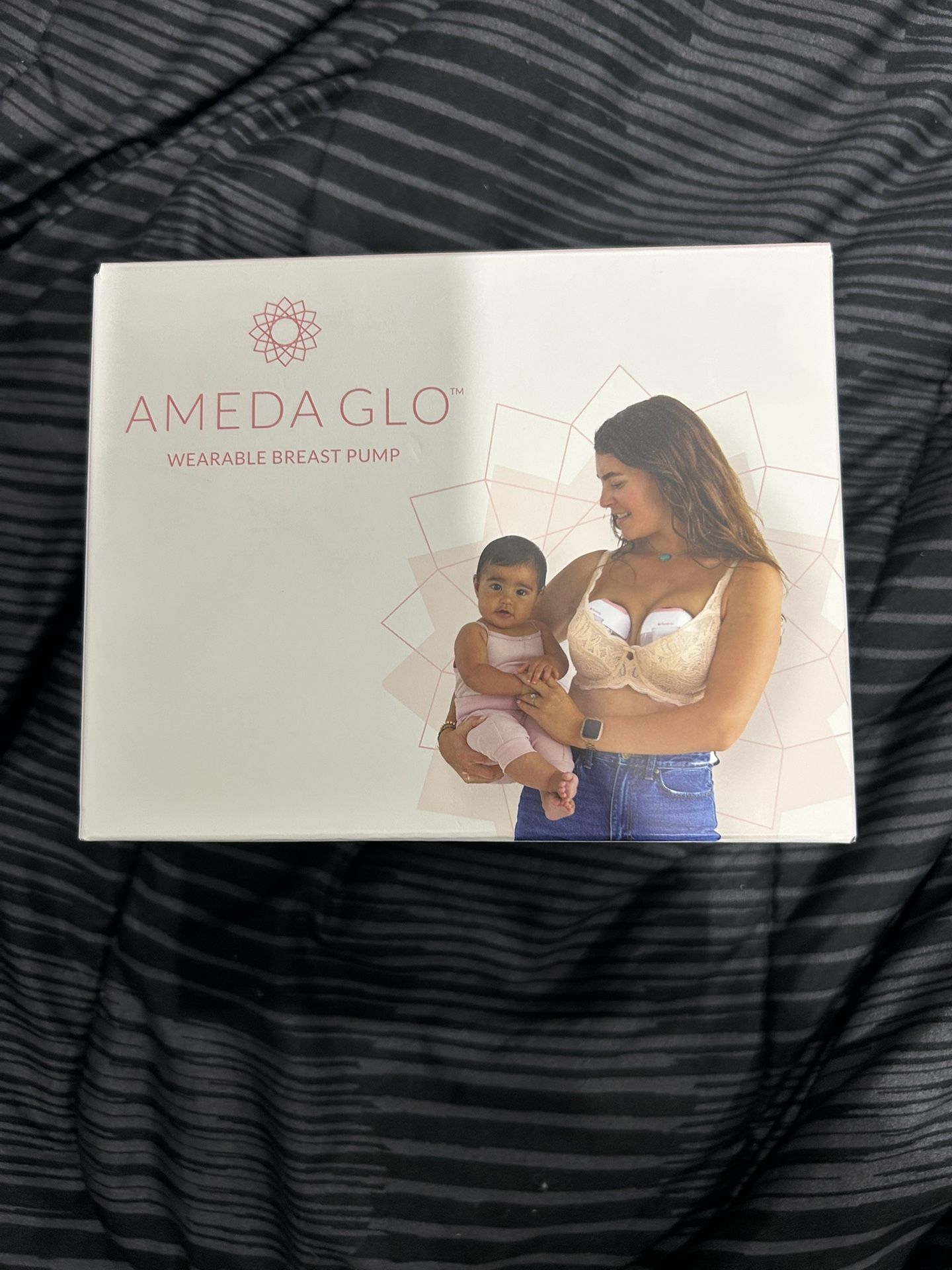 Ameda Glo Wearable Breast Pump