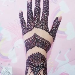 Beautiful Desing Henna Art By Artist $20 Each Hand