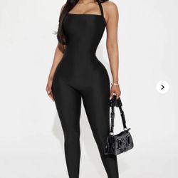 Fashion Nova Medium Black Halter Jumpsuit