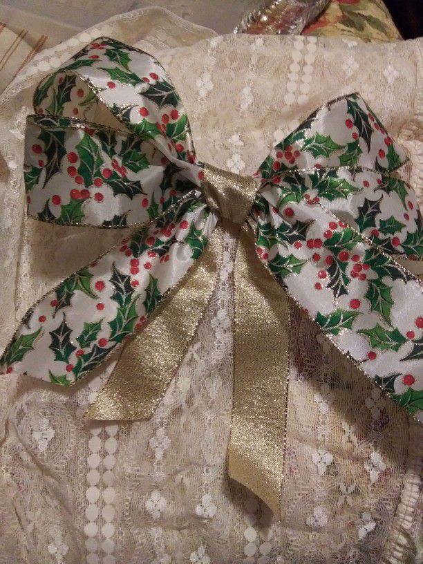 Hand Made Bows For Any Occasions