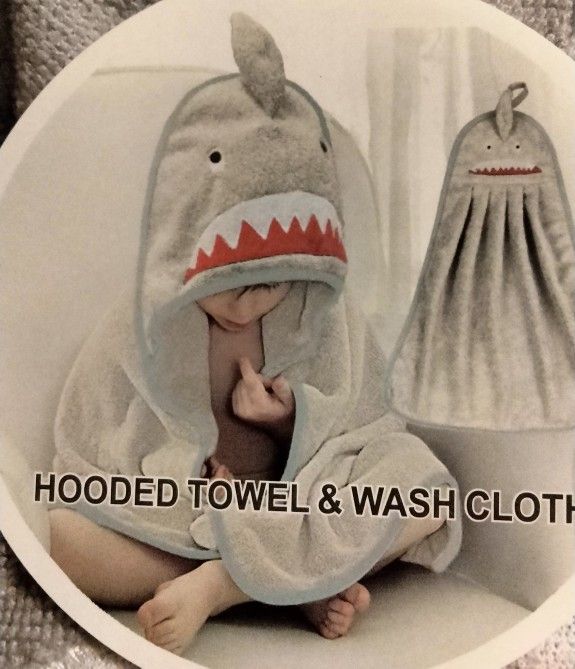 Hooded shark Bath Towel And Washcloth Set , NEW!