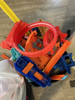 Hotwheels Tracks And Disney Cars Play Sets 