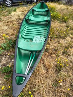 15ft Canoe 3 person built in fishing rod holders