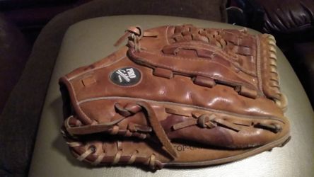 Spalding SB135 Pro Caliber Leather Baseball Softball Glove Right Hand Throw