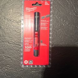 Milwaukee Pen Flashlight