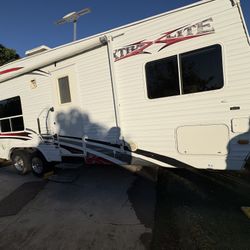 2008 Ragen Extra Light 27ft Toy Hauler 