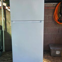 VISSANI White Fridge