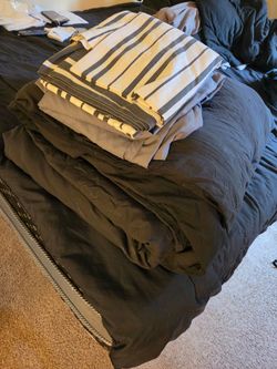 Queen bedding set