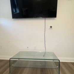 Curved Table 