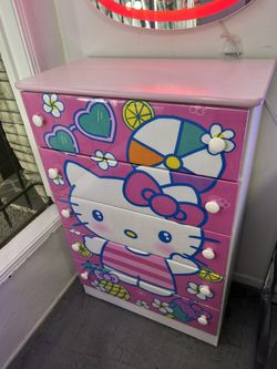 5 Drawers Dresser Available in Different Characters