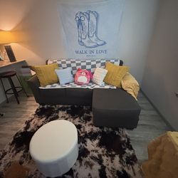 Modular couch with removable ottoman