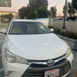Toyota Camry LE 2017 Highbrid 