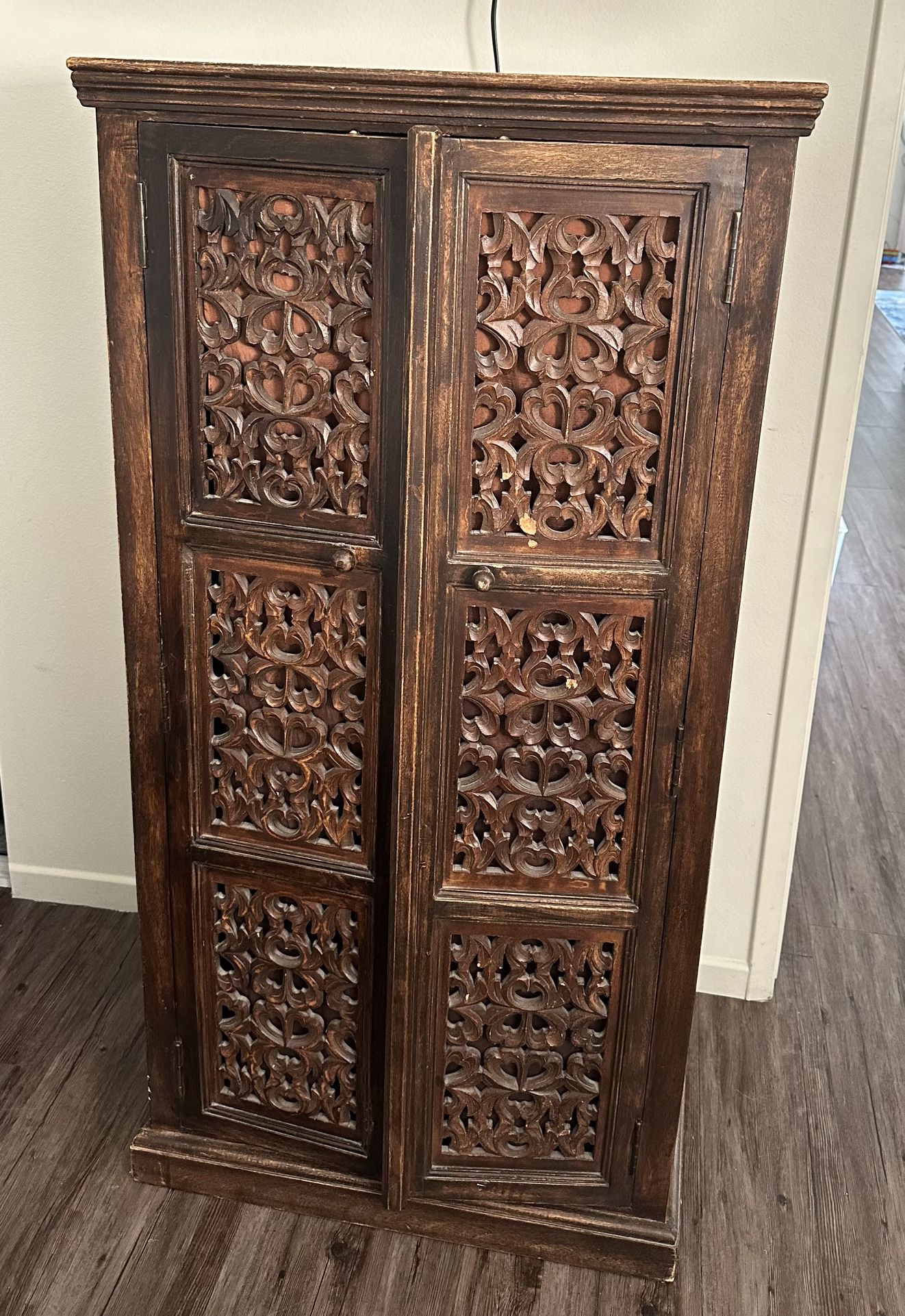 Vintage/antique Cabinet 