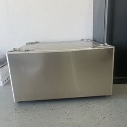 Washer/Dryer pedestal 