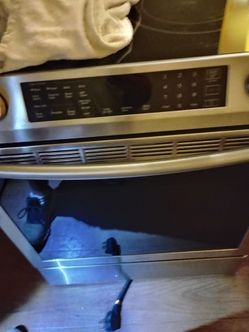 Samsung 30" slide-in-electric range with 5 burner cooktop