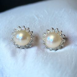 14k Diamond Pearl Stud Earrings
