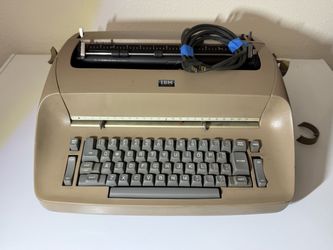 Vintage IBM Selectric Electric Typewriter – Parts/Repair