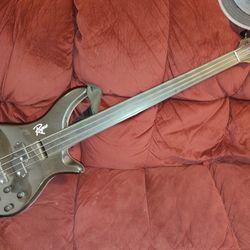 Rogue Fretless BASS guitar