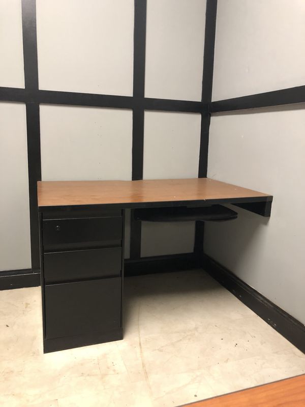 Metal Wood Desks 10 Each For In Affton Mo Offerup