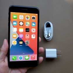 iPhone 7 Plus - UNLOCKED - Like New 