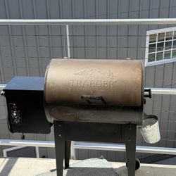 Traeger Smoker Grill With Cover Plus Pellets