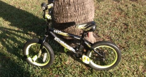 Boys 14” Freestyle BMX Dirt Thrusher 1400 bike!