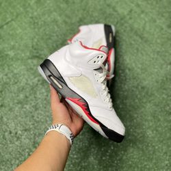 Jordan 5 Fire Red 