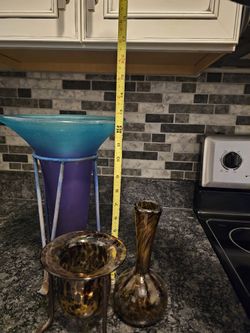 Vintage Hand Blown Vase w /Iron Stand (Brown Stuff Free) 