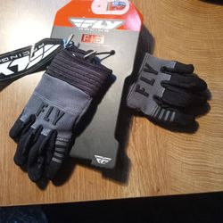 Brand New Kid Size Fly Racing Gloves 