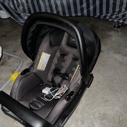 Even flo pivot car seat 