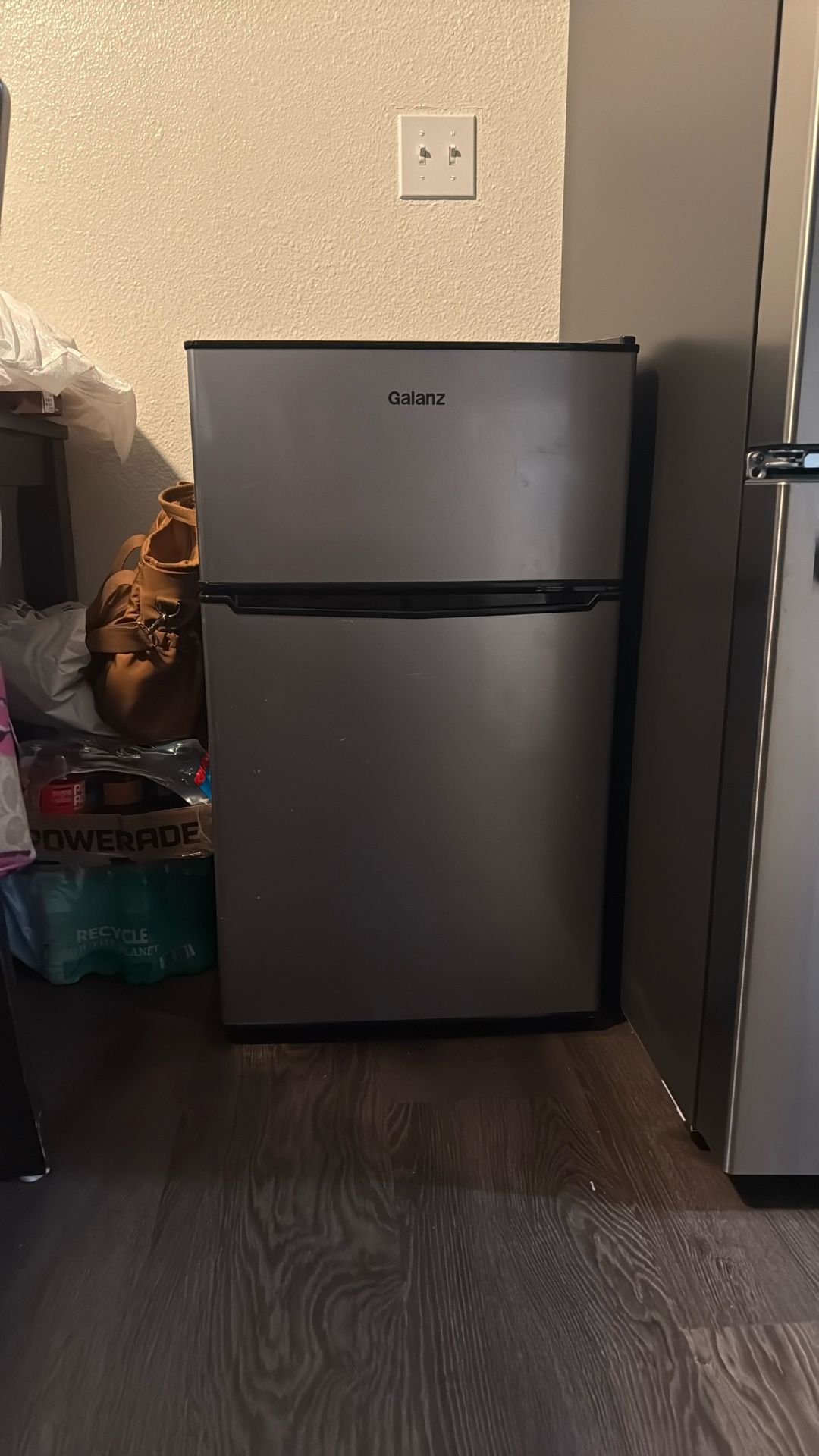 Mini Fridge With Freezer 