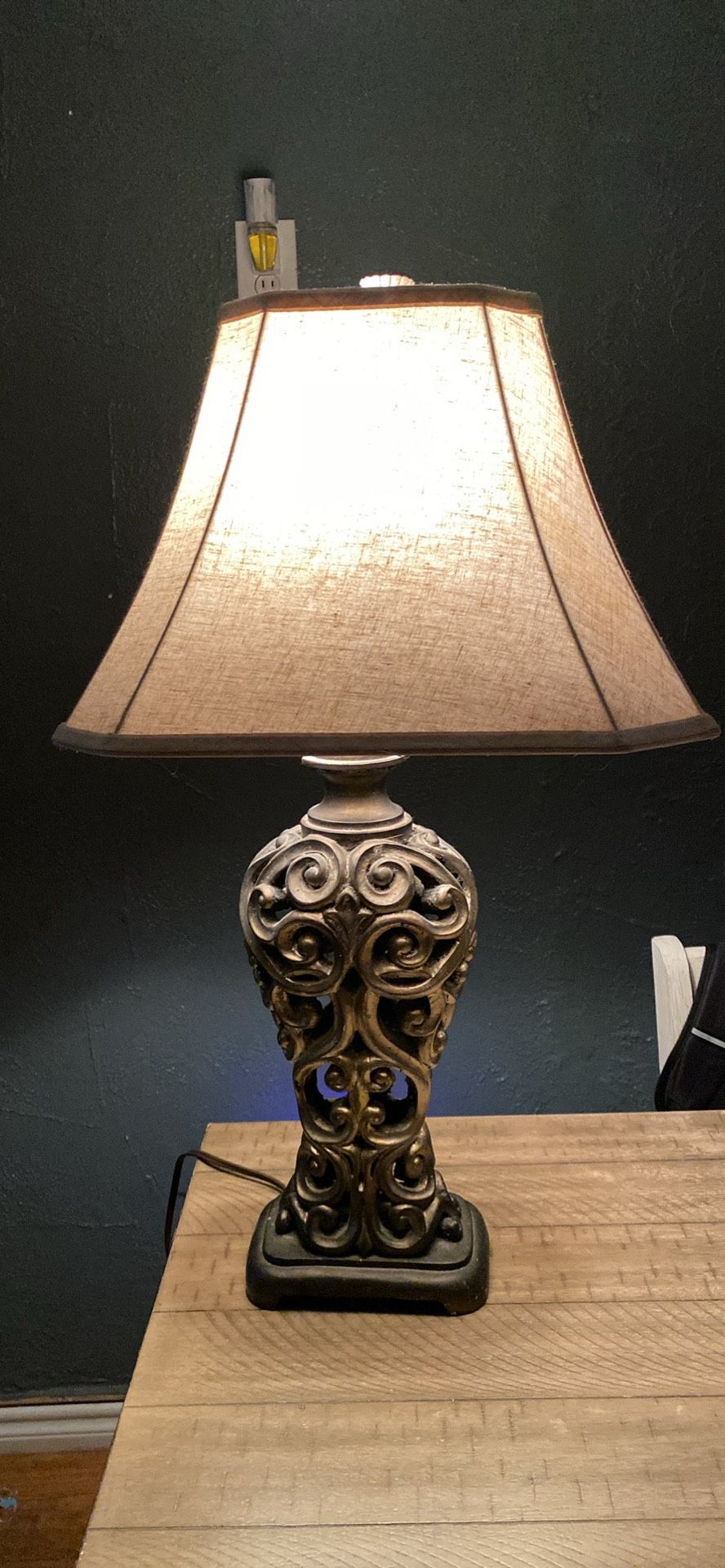 Set Of 2 Brass Lamps