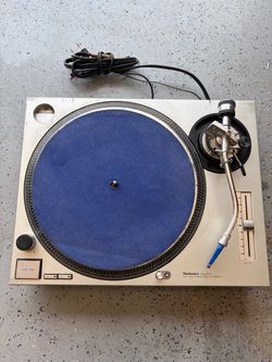 Technics SL-1200MK2 Turntable