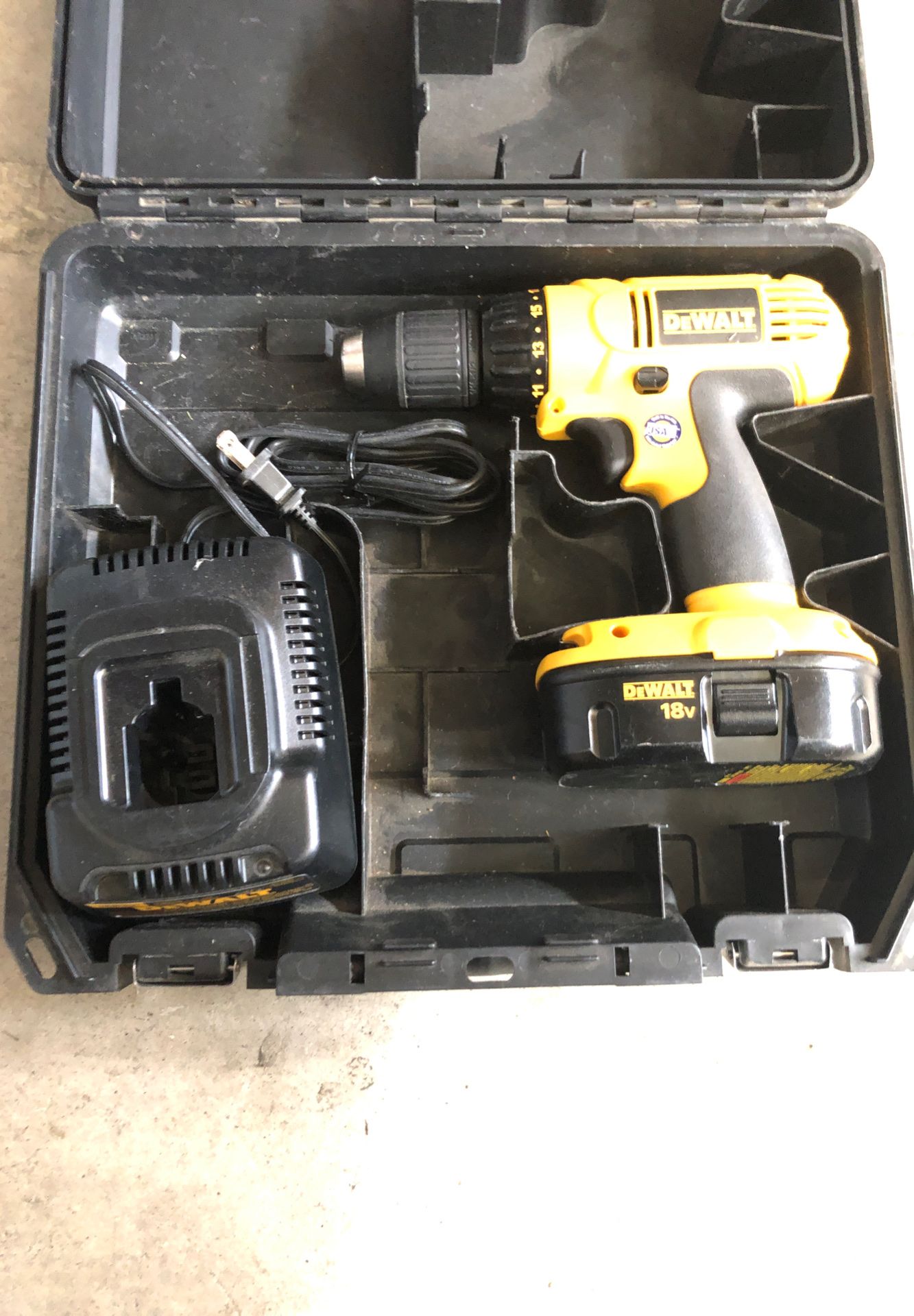 18vt Dewalt drill