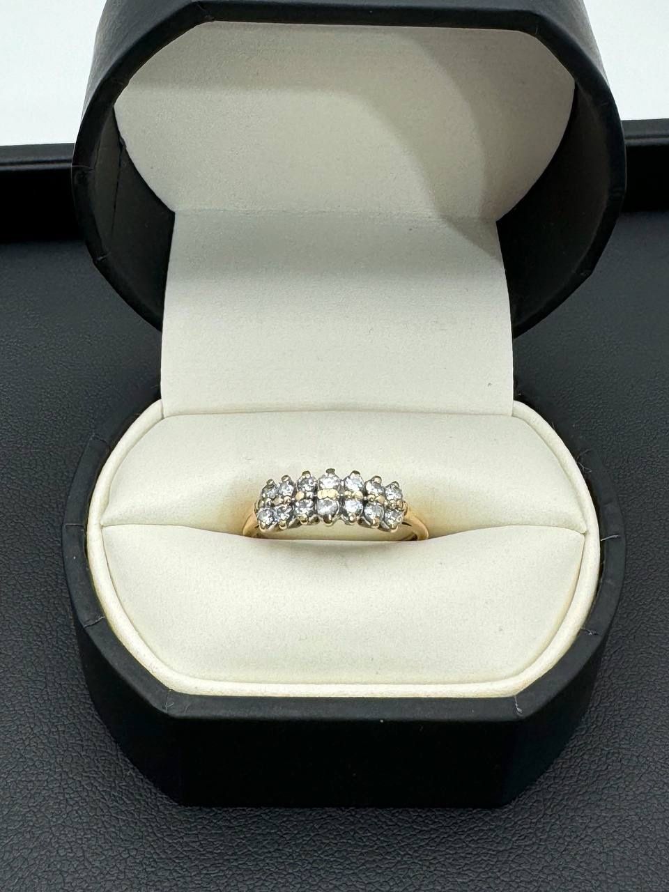 10k solid yellow gold CZ stone lady’s ring 2 grams size 7